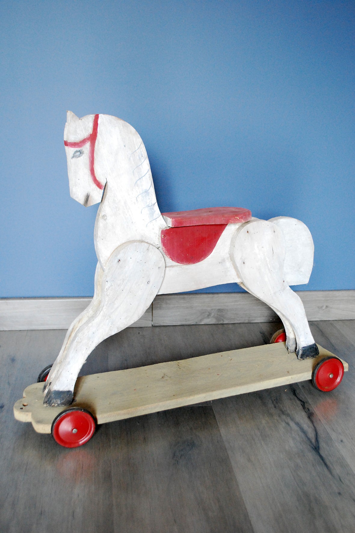 CHEVAL A ROULETTES